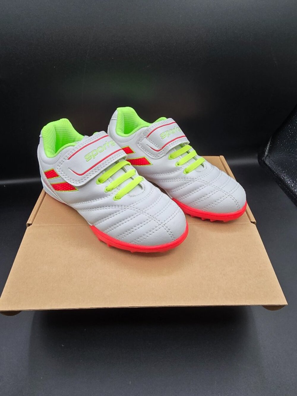 NIB Kids Soccer Cleats Size 1.5 Linkidia Turf Shoes Velcro Lace